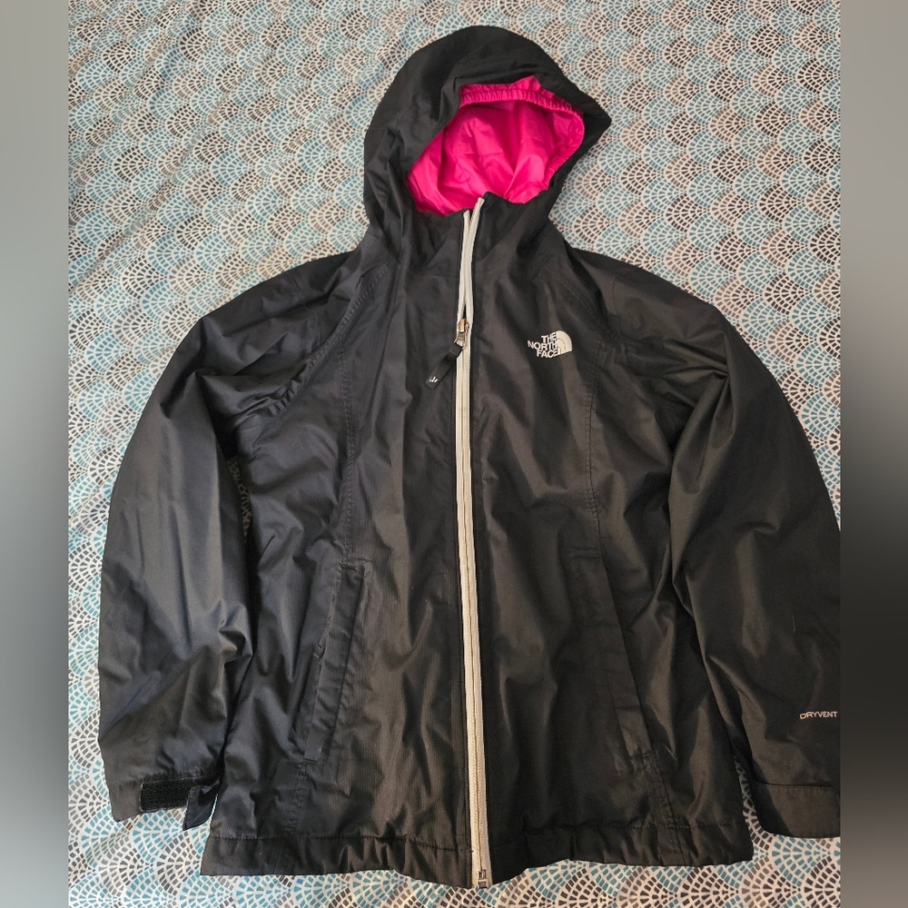 The North Face Girls size 7/8 3 in 1 coat.